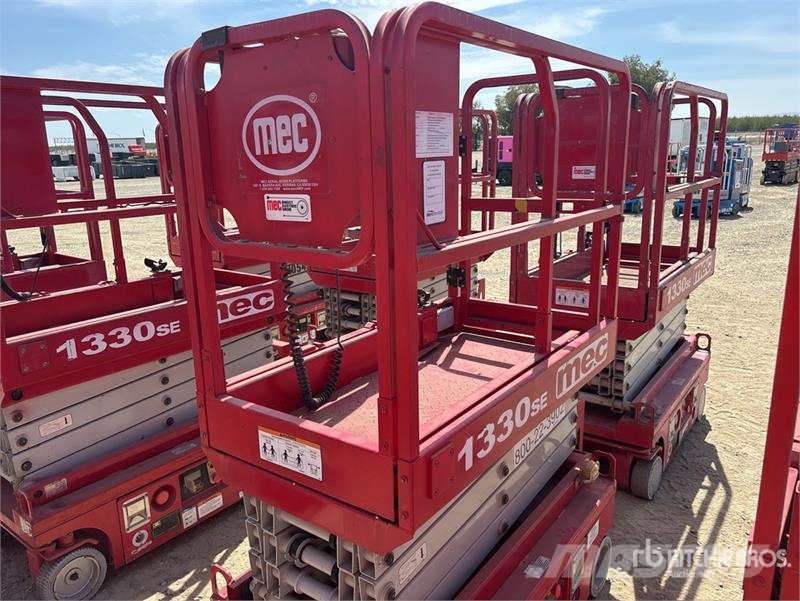 MEC 1330SE Electric Scissor Lift Scissor lifts
