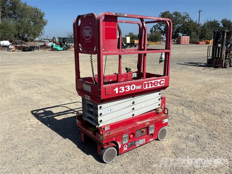 MEC 1330SE Electric Scissor Lift Saksilavat