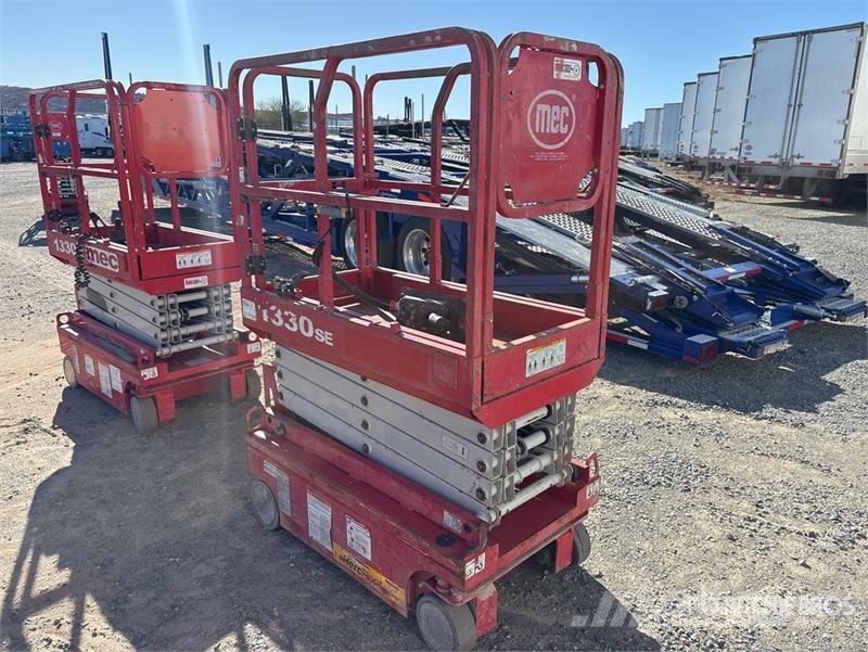 MEC 1330SE Electric Scissor Lift Scissor lifts