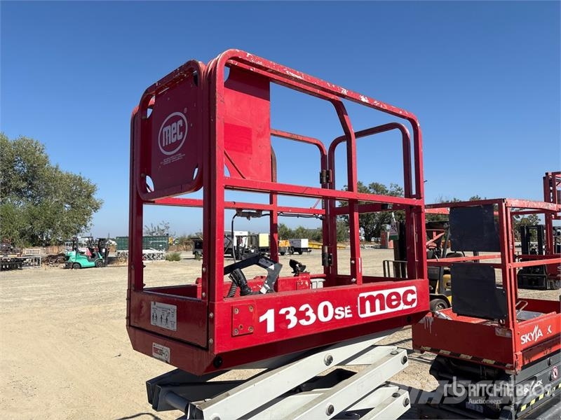 MEC 1330SE Electric Scissor Lift Saksilavat