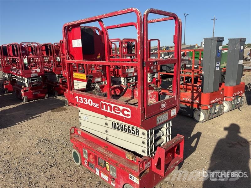 MEC 1330SE Electric Scissor Lift Scissor lifts