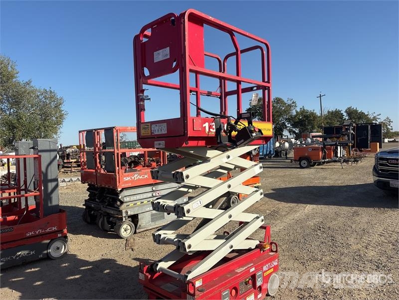 MEC 1330SE Electric Scissor Lift Scissor lifts