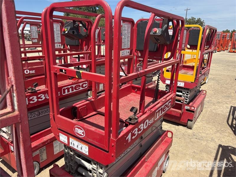 MEC 1330SE Electric Scissor Lift Scissor lifts