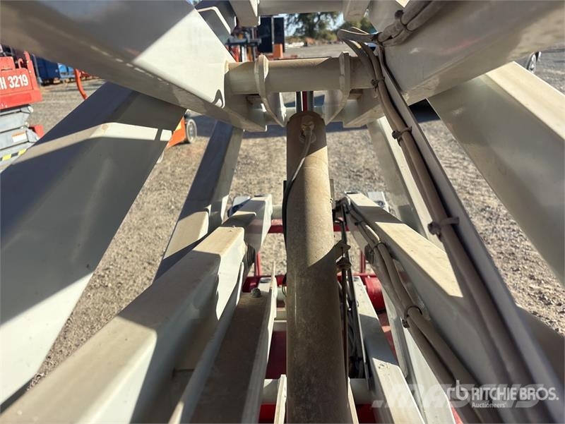 MEC 1330SE Electric Scissor Lift Scissor lifts