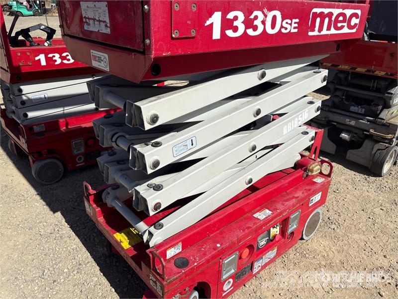 MEC 1330SE Electric Scissor Lift Saksilavat