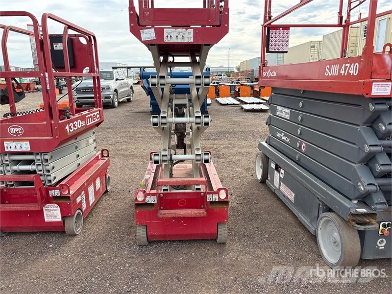 MEC 1330SE Electric Scissor Lift Saxlifte