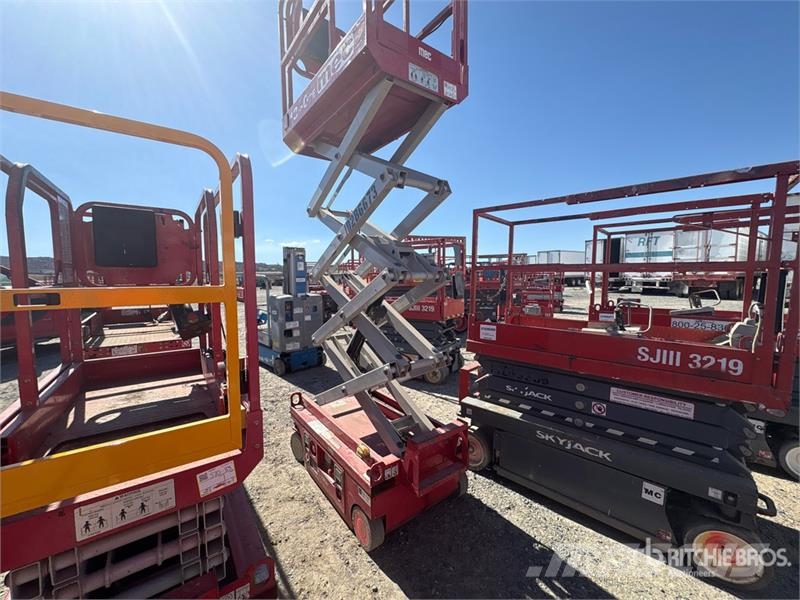 MEC 1330SE Electric Scissor Lift Scissor lifts