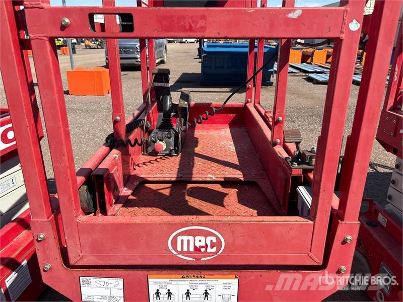 MEC 1330SE Electric Scissor Lift Saksilavat