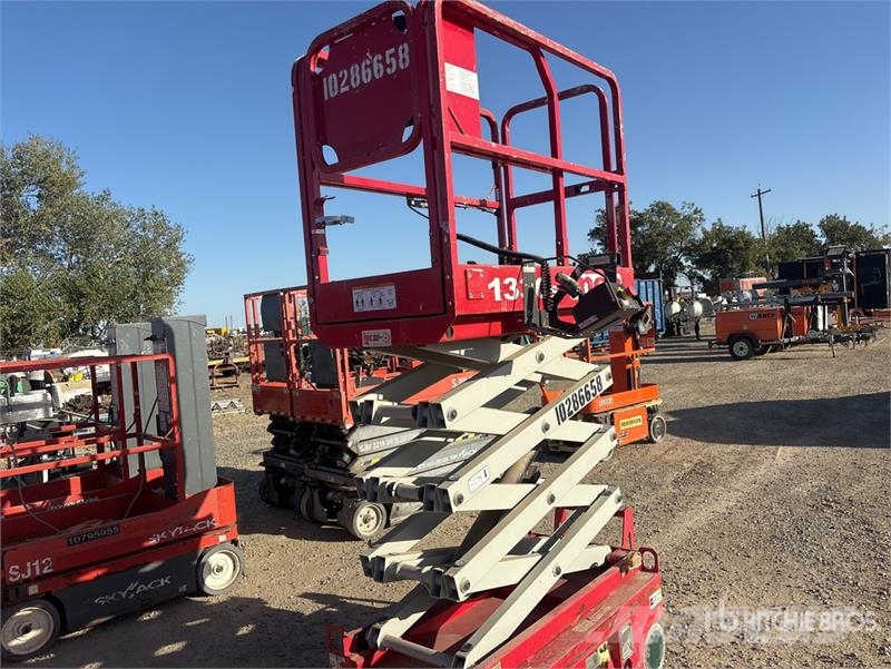 MEC 1330SE Electric Scissor Lift Scissor lifts