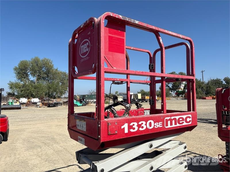MEC 1330SE Electric Scissor Lift Saksilavat
