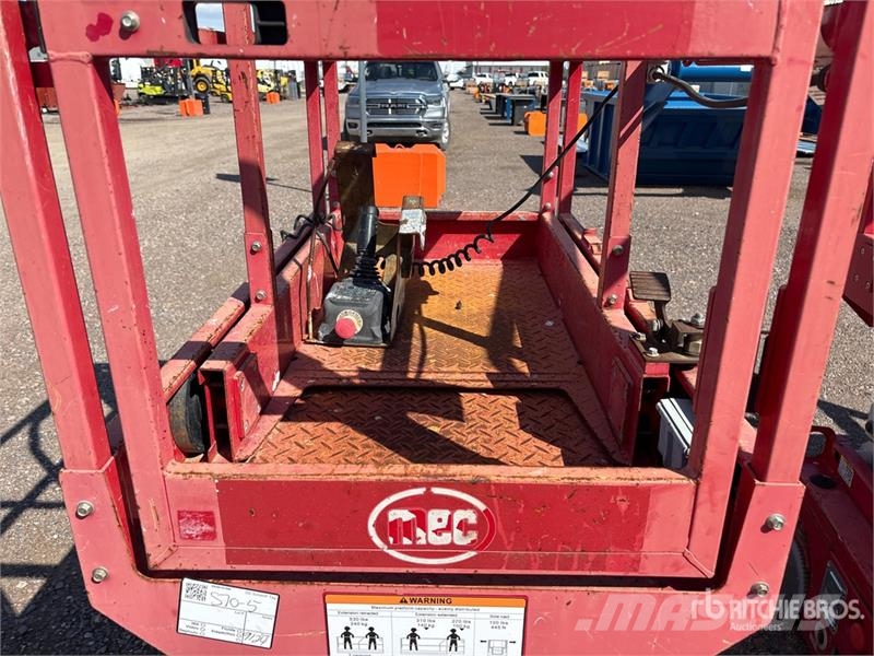 MEC 1330SE Electric Scissor Lift Saksilavat