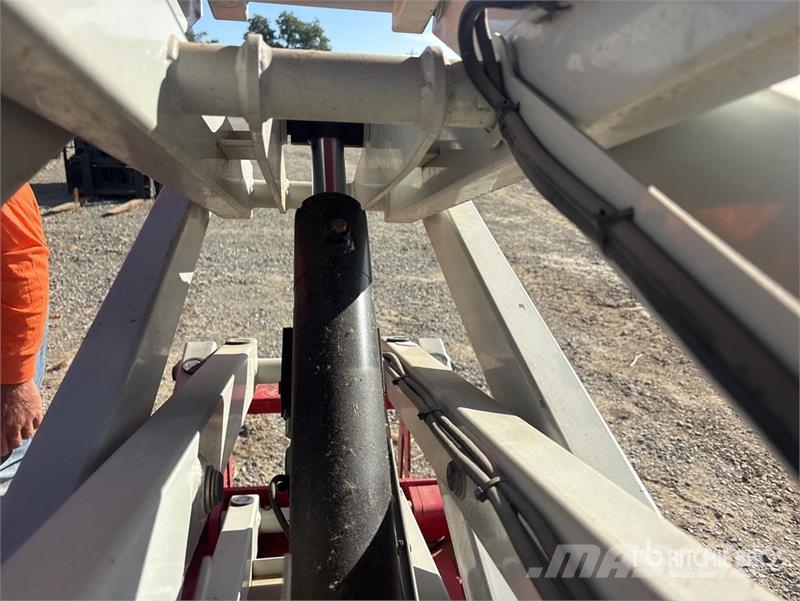 MEC 1330SE Electric Scissor Lift Scissor lifts