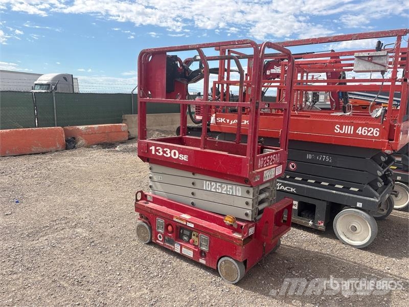 MEC 1330SE Electric Scissor Lift Elevadores de tesoura