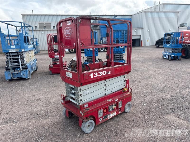 MEC 1330SE Scissor Lift Makazaste platforme