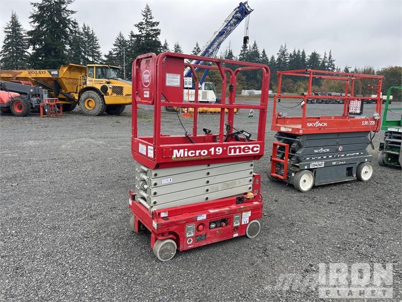 MEC MICRO 19 Electric Scissor Lift Scheren-Arbeitsbühnen