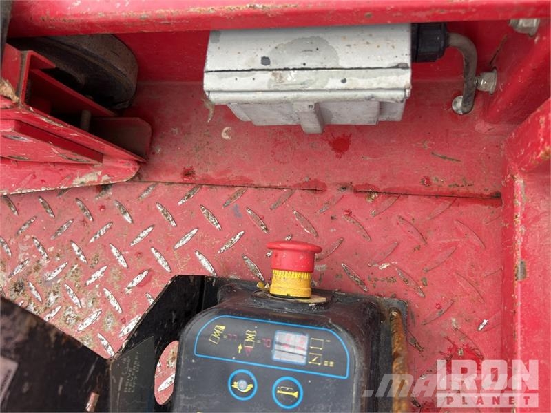 MEC MICRO 19 Electric Scissor Lift Škarjaste dvižne ploščadi