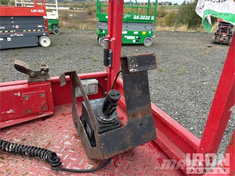 MEC MICRO 19 Electric Scissor Lift Škarjaste dvižne ploščadi