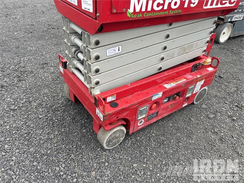 MEC MICRO 19 Electric Scissor Lift Scheren-Arbeitsbühnen