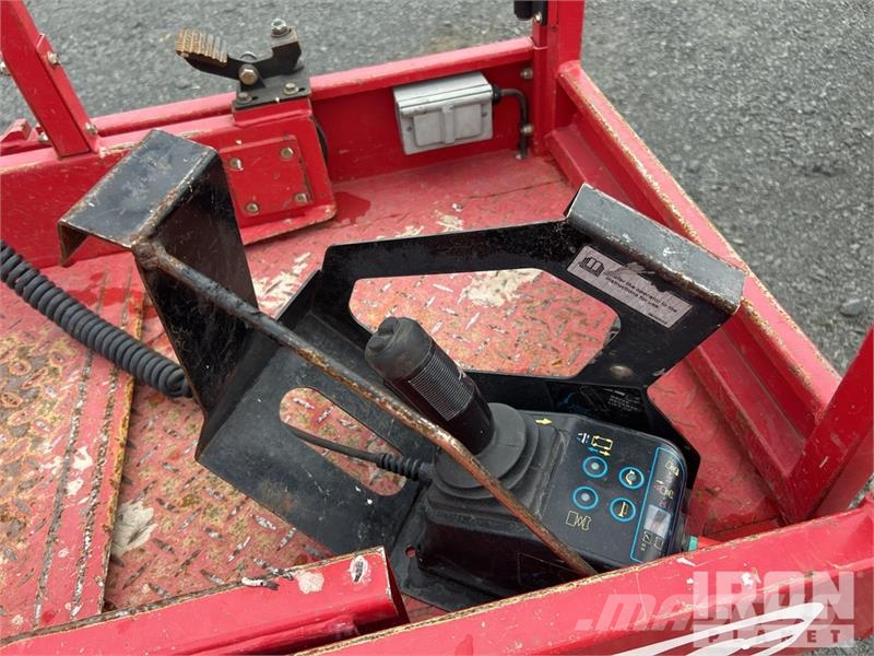 MEC MICRO 19 Electric Scissor Lift Scheren-Arbeitsbühnen