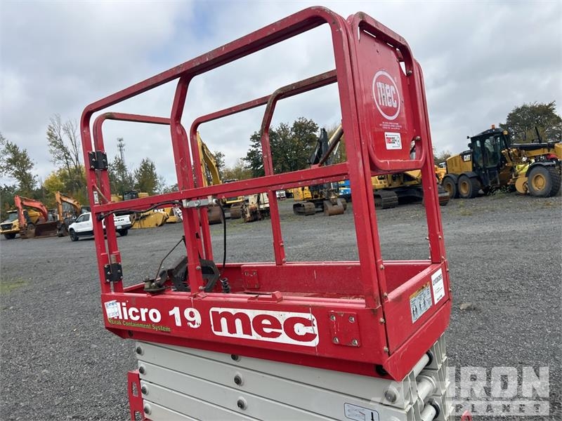 MEC MICRO 19 Electric Scissor Lift Škarjaste dvižne ploščadi