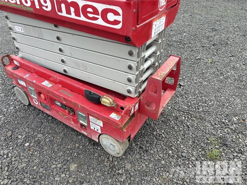 MEC MICRO 19 Electric Scissor Lift Škaraste platforme