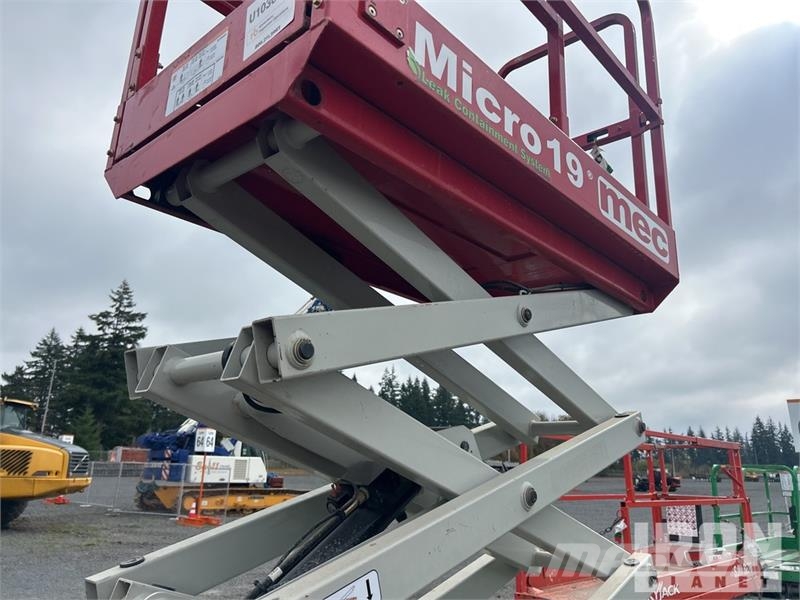 MEC MICRO 19 Electric Scissor Lift Scheren-Arbeitsbühnen