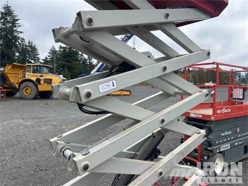MEC MICRO 19 Electric Scissor Lift Scheren-Arbeitsbühnen