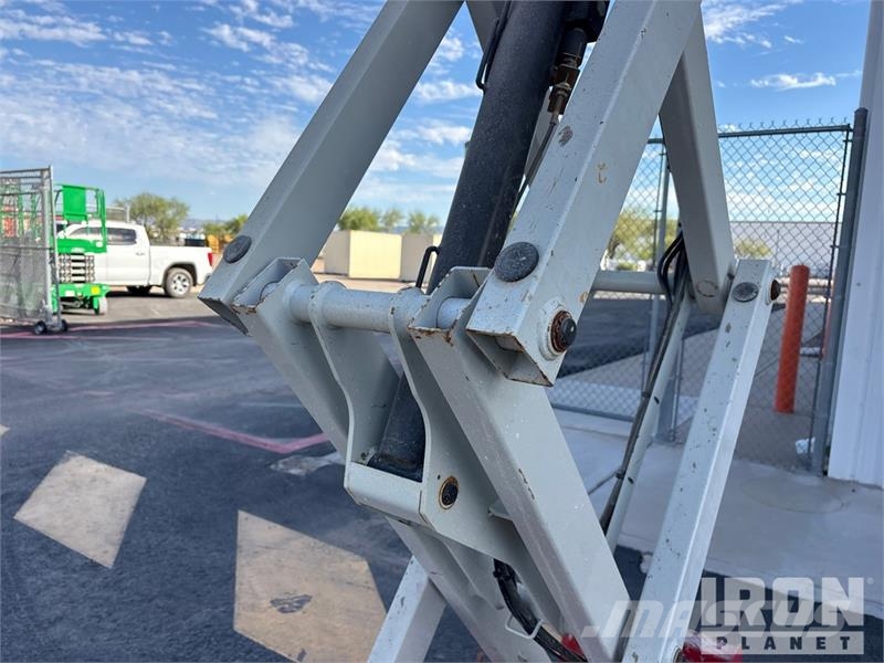 MEC MICRO 19 Electric Scissor Lift Škarjaste dvižne ploščadi
