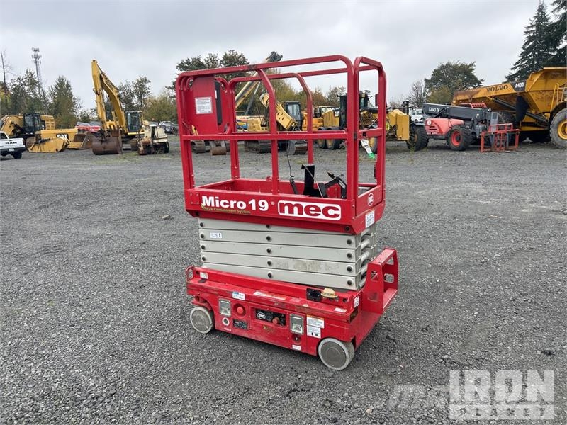MEC MICRO 19 Electric Scissor Lift Scheren-Arbeitsbühnen