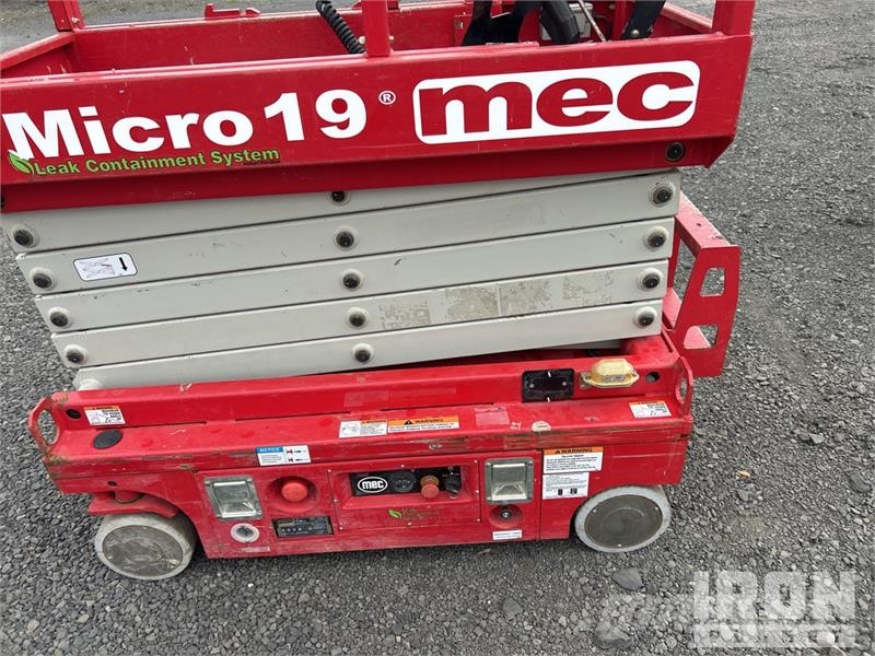 MEC MICRO 19 Electric Scissor Lift Scheren-Arbeitsbühnen