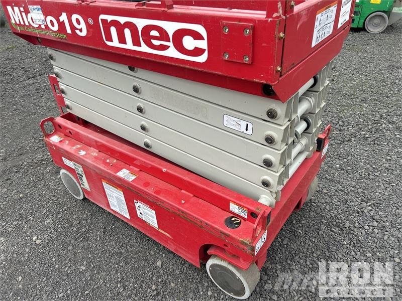 MEC MICRO 19 Electric Scissor Lift Scheren-Arbeitsbühnen