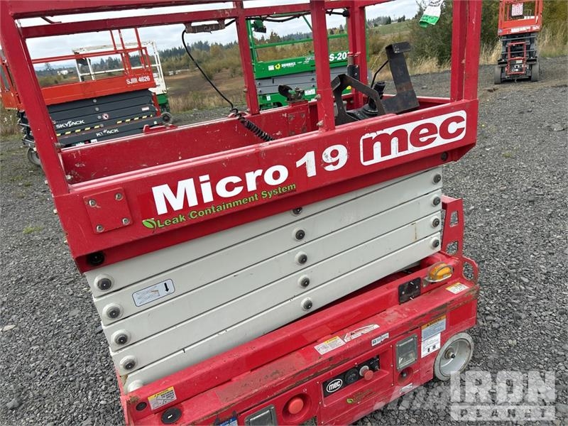 MEC MICRO 19 Electric Scissor Lift Škarjaste dvižne ploščadi
