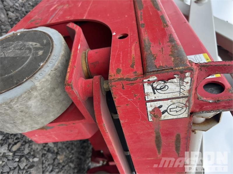MEC MICRO 19 Electric Scissor Lift Škarjaste dvižne ploščadi