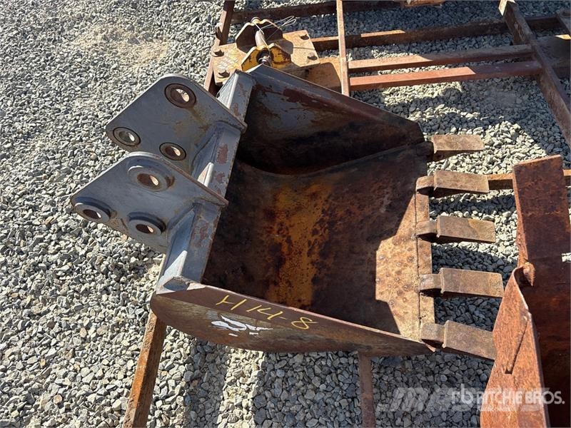 Melroe 911 Skid Steer Backhoe Ekskavaatorikopad ja lisaseadmed