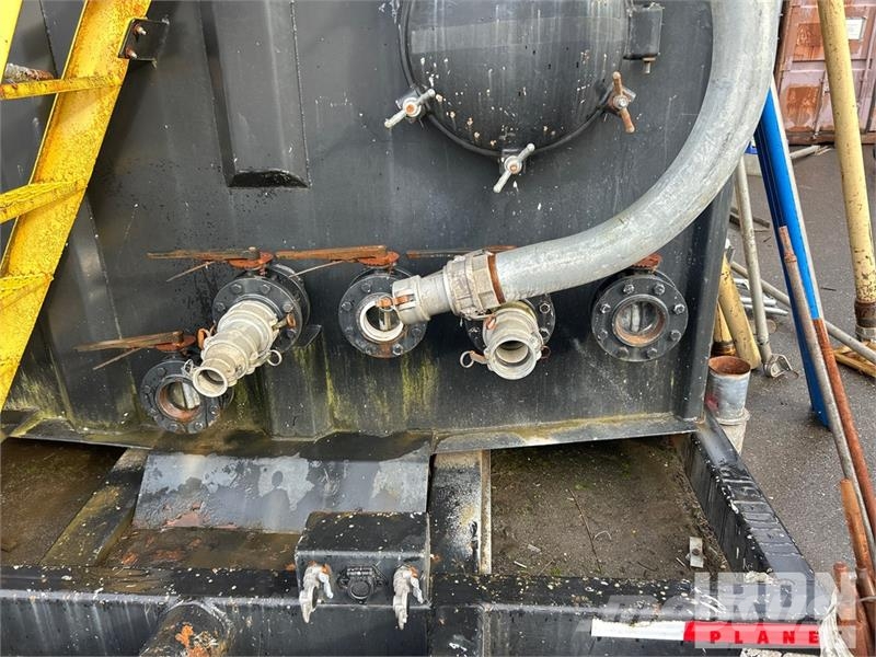  Menard Flat Top S/A Frac Tank معدات البناء - غير ذلك