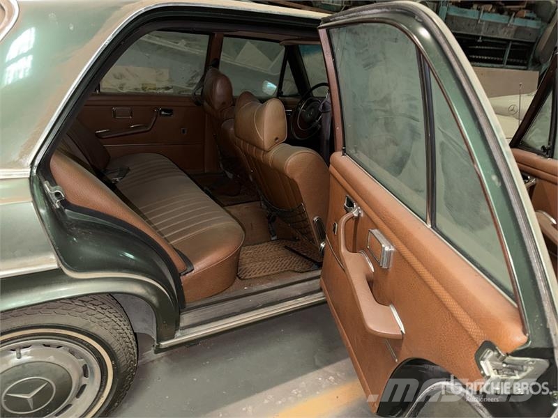 Mercedes-Benz 280SEL Classic Car Avtomobili