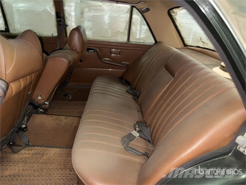 Mercedes-Benz 280SEL Classic Car Avtomobili
