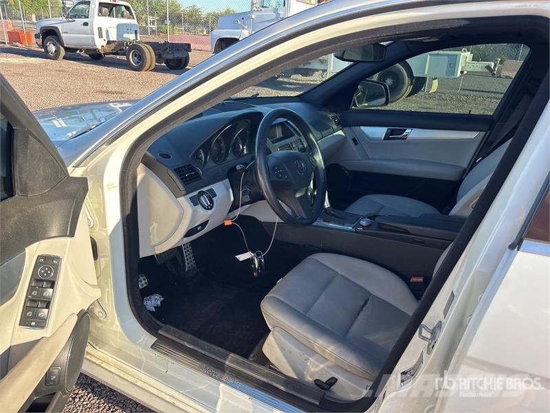 Mercedes-Benz C300 Легковые автомобили