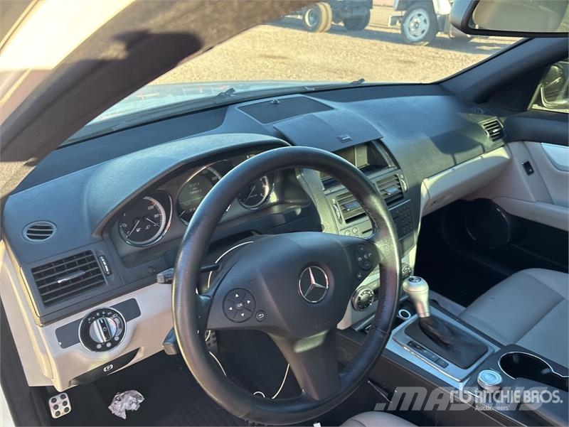 Mercedes-Benz C300 Легковые автомобили