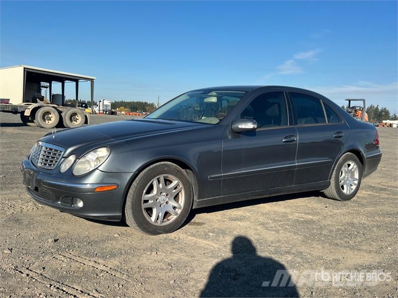 Mercedes-Benz E320 Avtomobili
