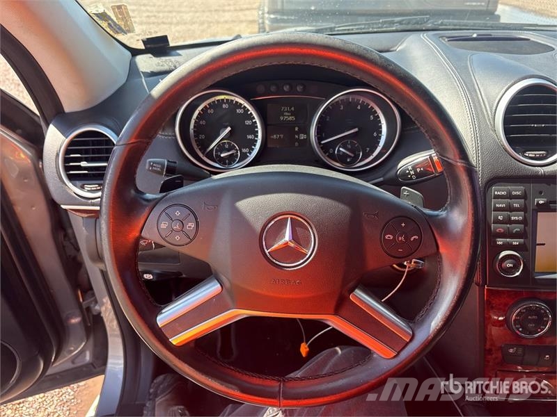 Mercedes-Benz GL450 汽车