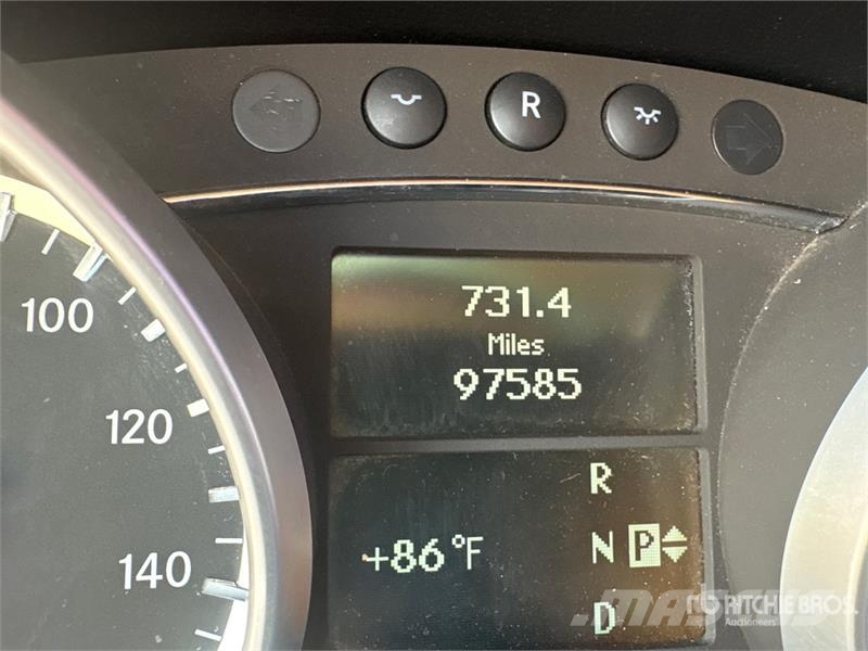 Mercedes-Benz GL450 汽车