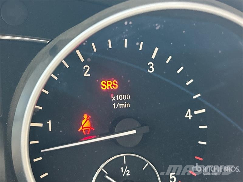 Mercedes-Benz ML320 Avtomobili