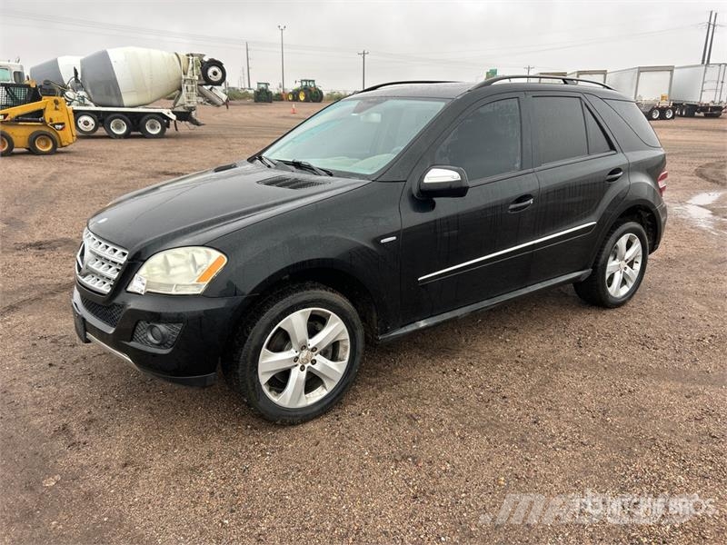 Mercedes-Benz ML320 Avtomobili