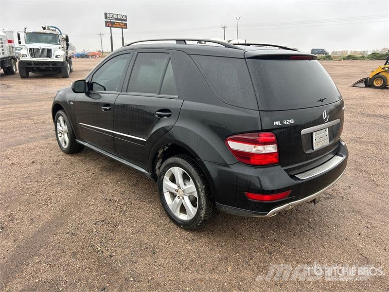Mercedes-Benz ML320 Avtomobili