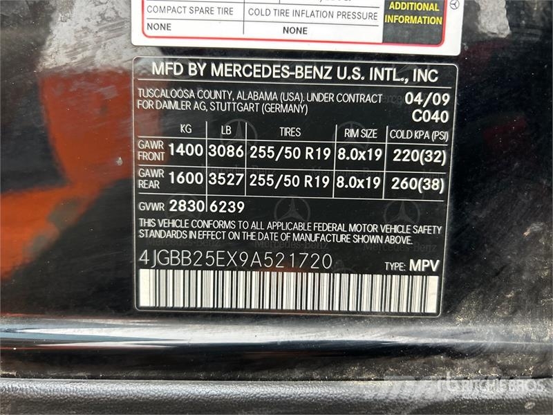 Mercedes-Benz ML320 Avtomobili