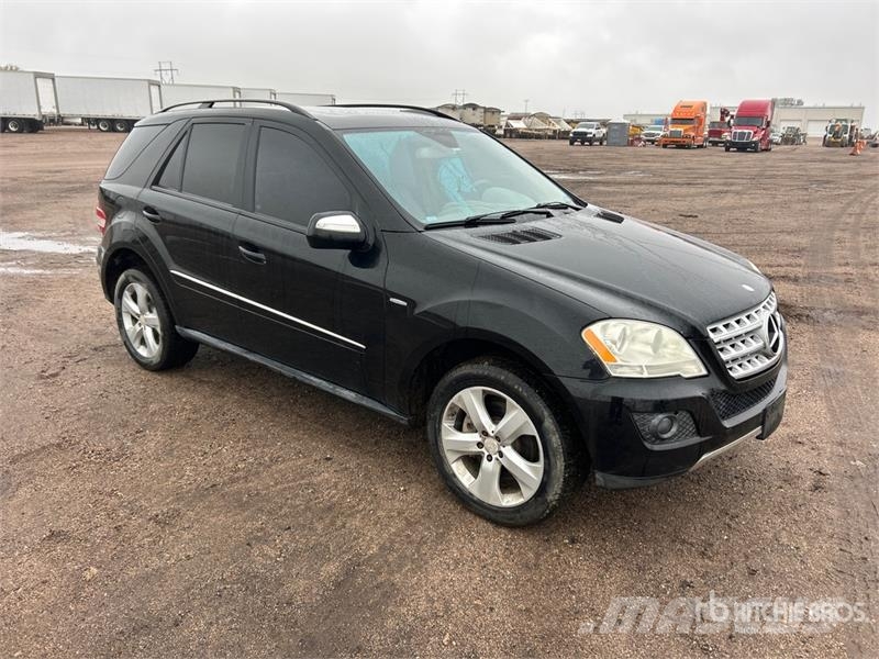 Mercedes-Benz ML320 Avtomobili