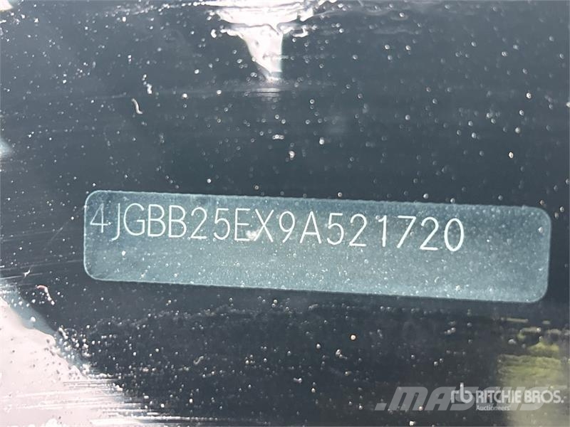 Mercedes-Benz ML320 Avtomobili