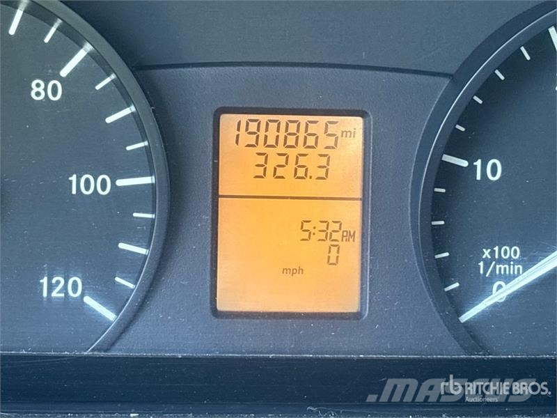 Mercedes-Benz Sprinter 4x2 Van Truck Box body trucks