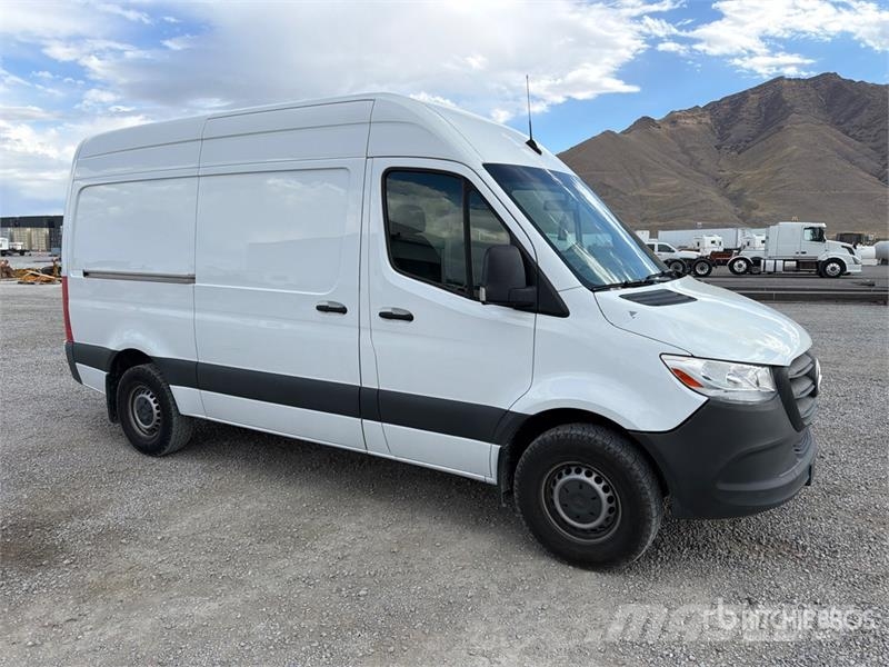 Mercedes-Benz Sprinter 2500 Cargo Van パネルバン